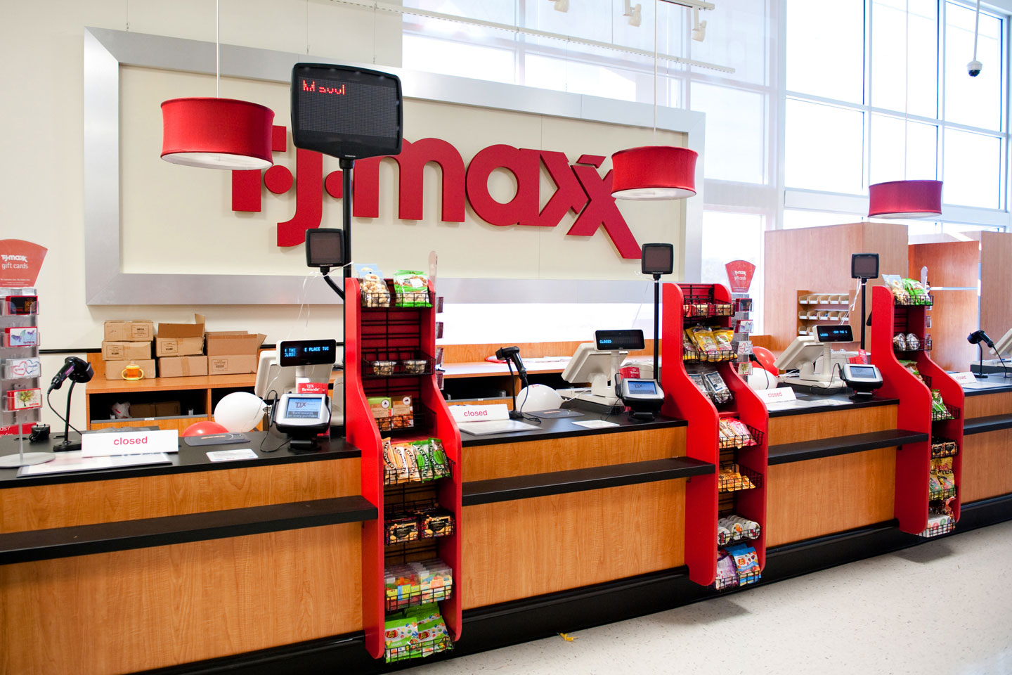 photo of a tj maxx store checkout